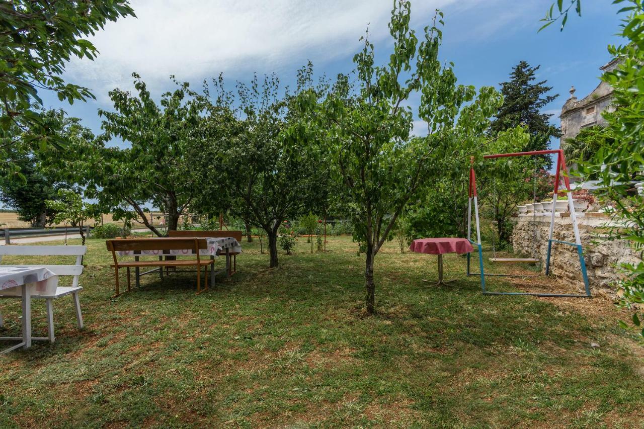 Apartments Mijat Novigrad Istria Eksteriør bilde