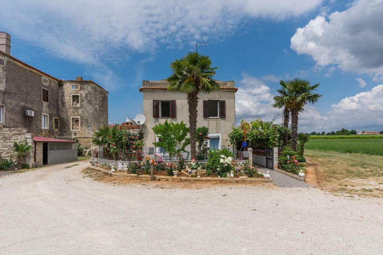 Apartments Mijat Novigrad Istria Eksteriør bilde