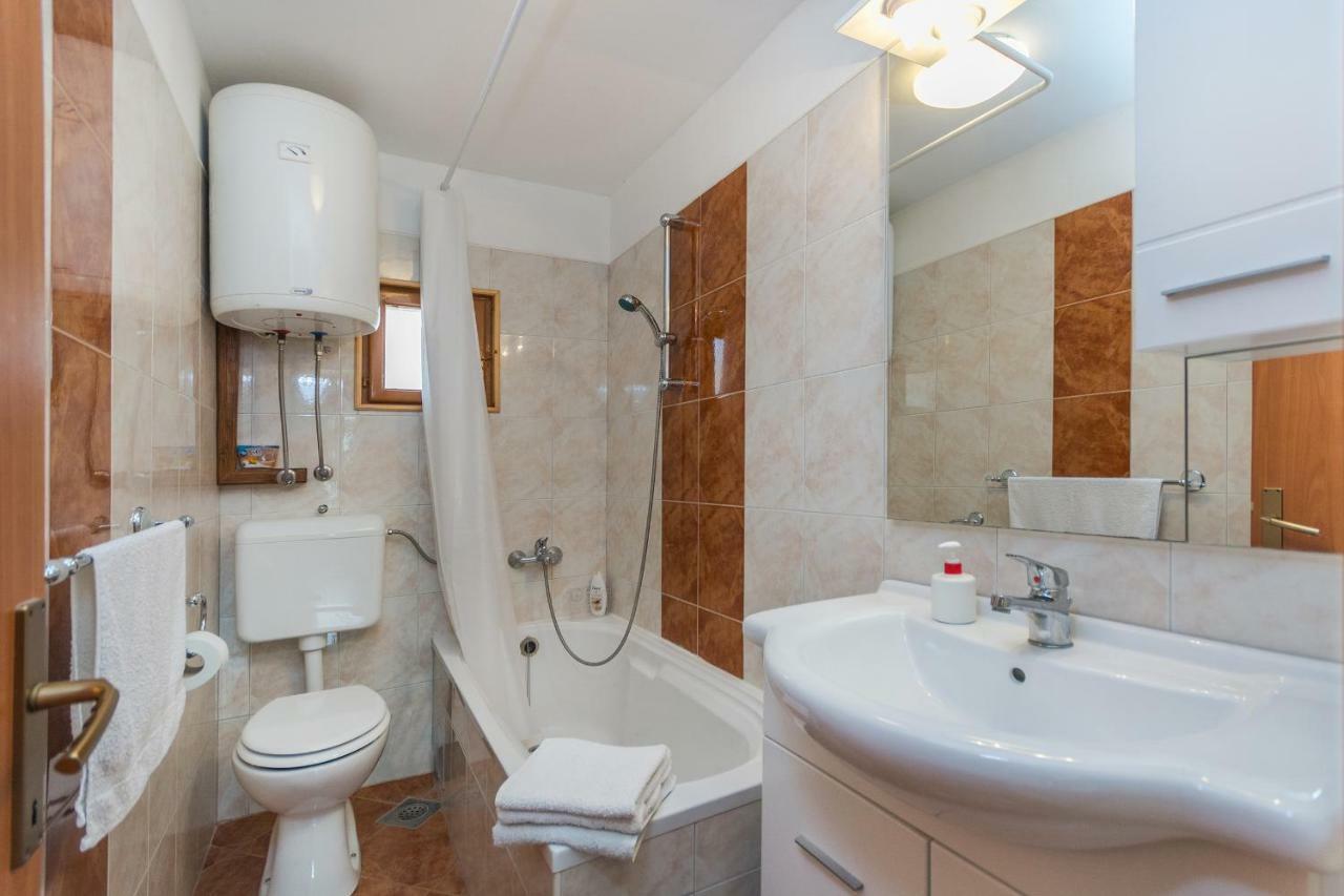 Apartments Mijat Novigrad Istria Eksteriør bilde