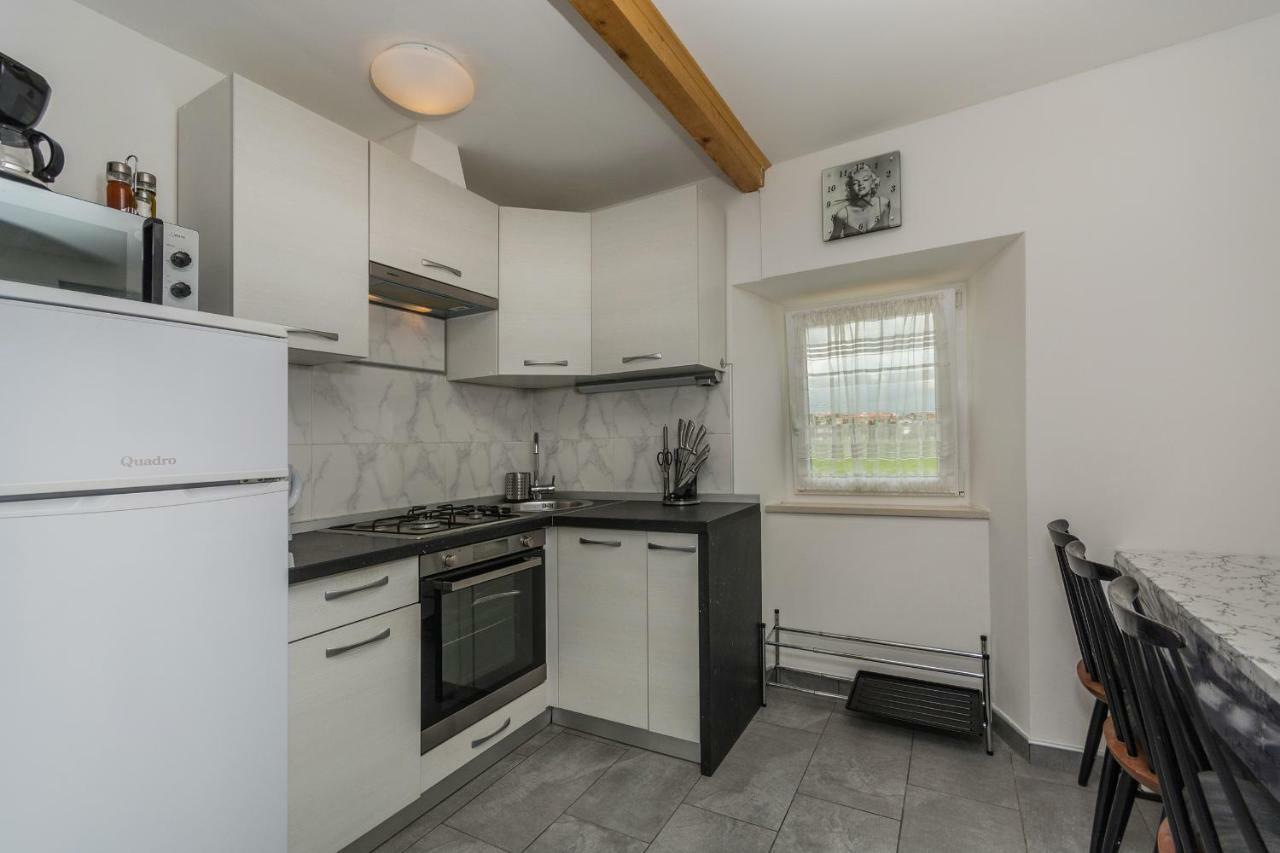 Apartments Mijat Novigrad Istria Eksteriør bilde